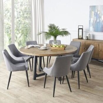 Sivé jedálenské stoličky stelesnením nenápadného luxusu a šarmu. Zariaďte vašu modernú jedáleň so sivými jedálenskými stoličkami.